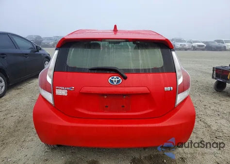 2015 Toyota Prius C z USA, uszkodzony, nr VIN JTDKDTB33F1110131